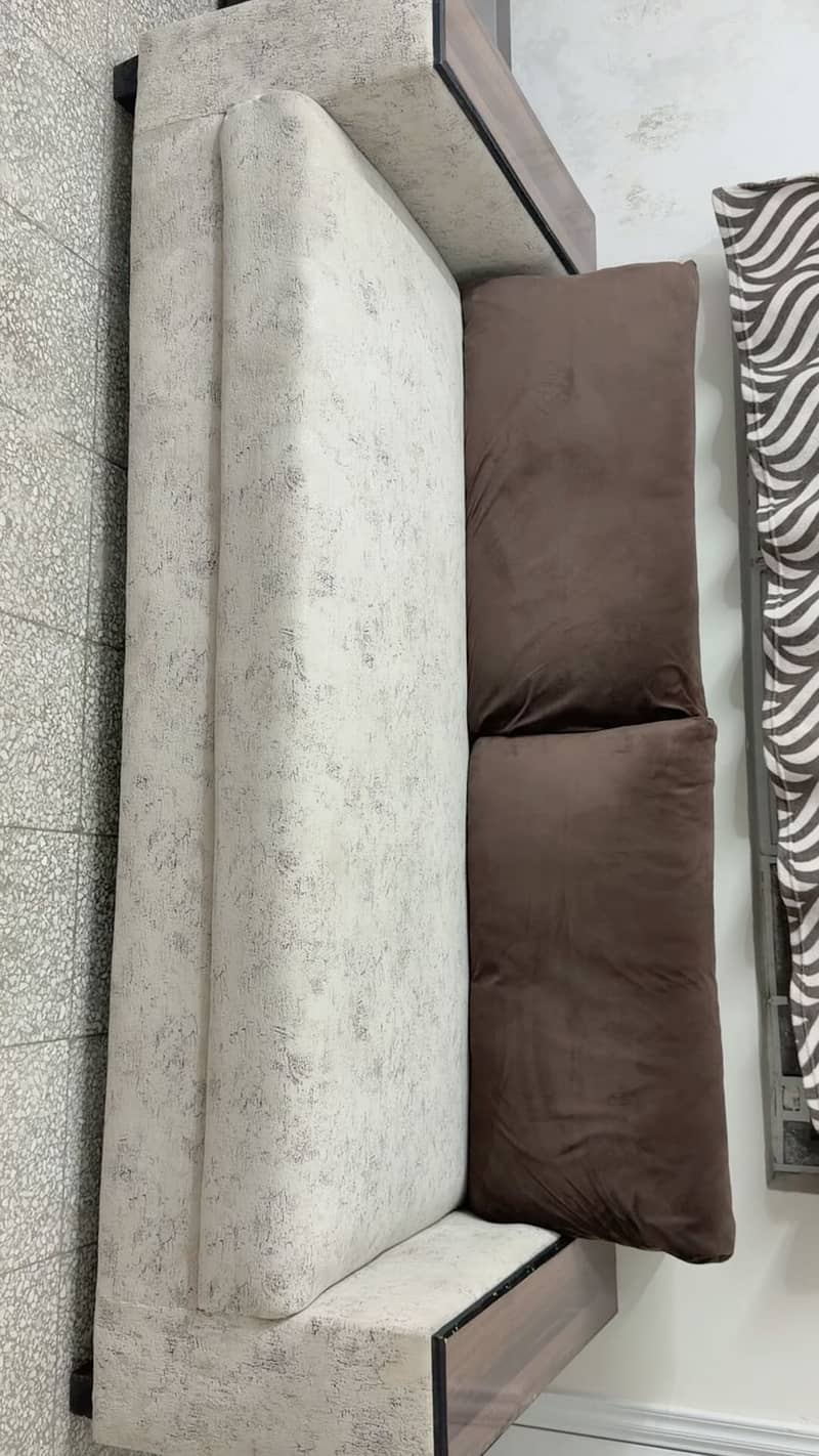 Sofa set 7 seaters  and king size bed 9