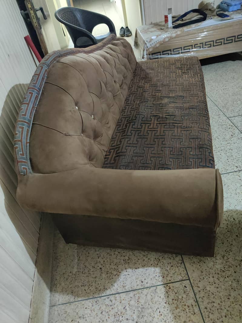 3 seater single sofaa 2