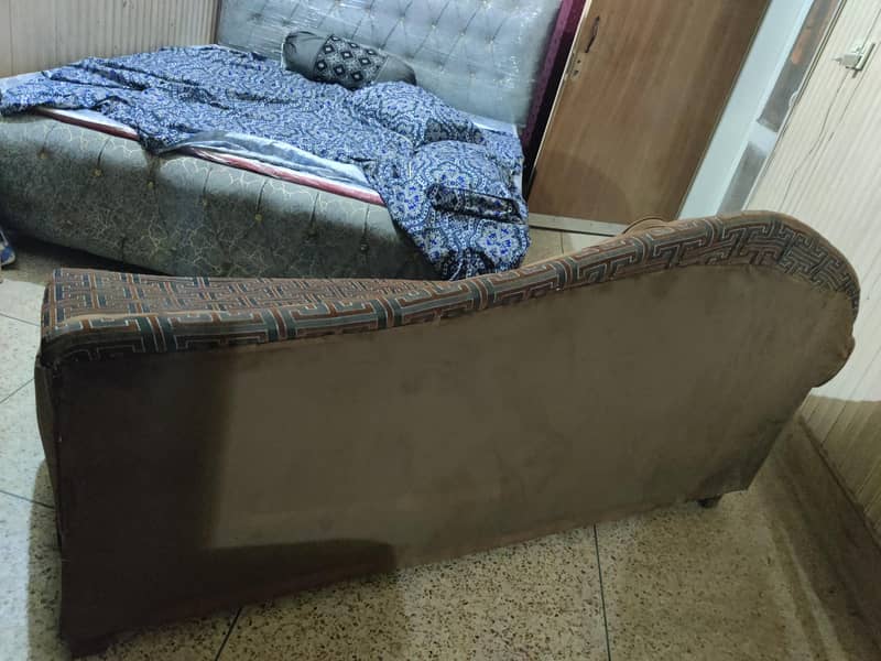 3 seater single sofaa 3