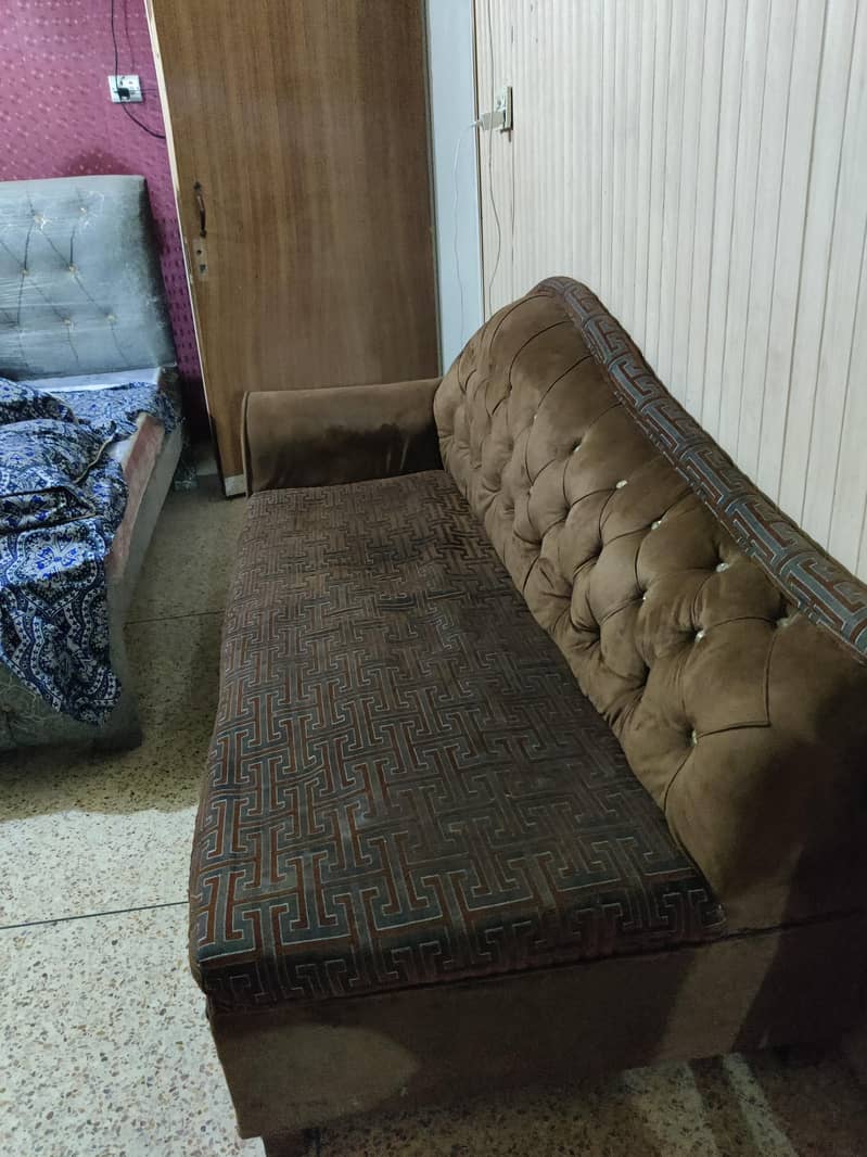 3 seater single sofaa 5