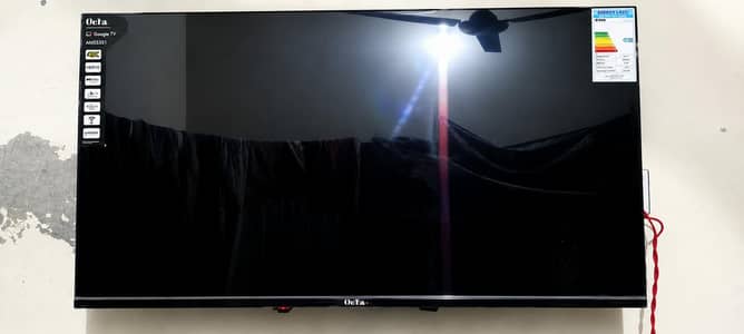 OcTa 43" Smart LED TV – Excellent Condition