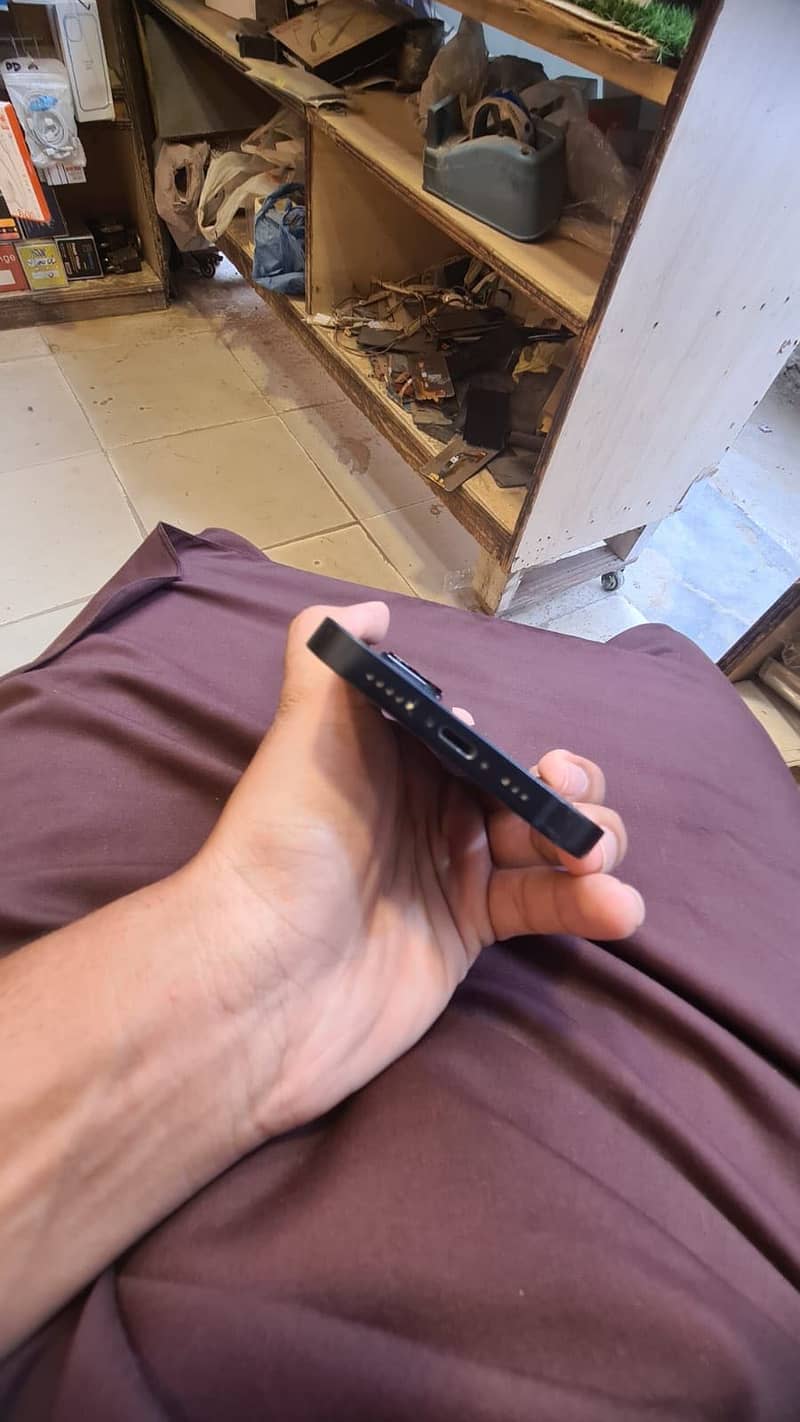 Apple iPhone 13 3
