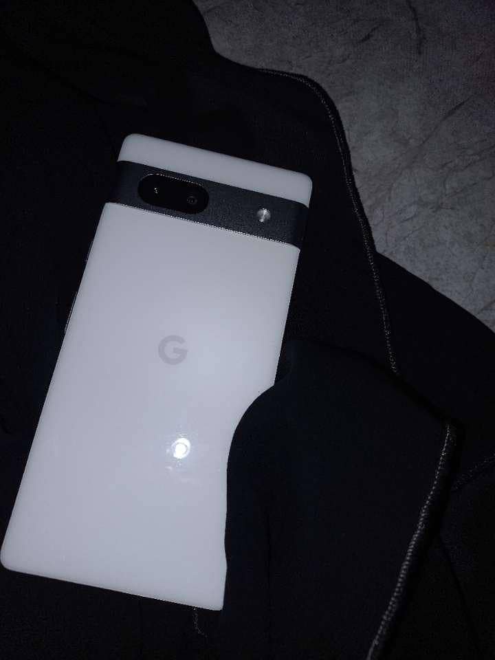 Google Pixel 7a 4