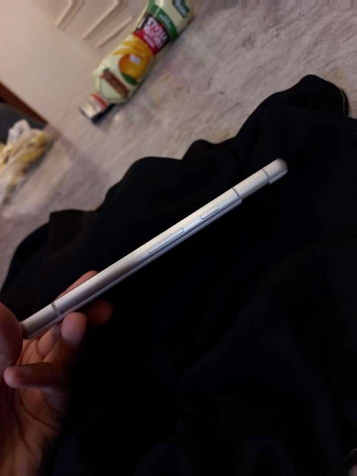Google Pixel 7a 5
