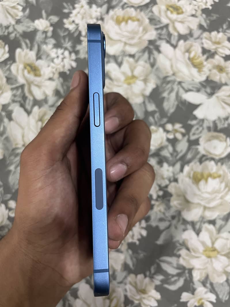 Apple iPhone 13 1