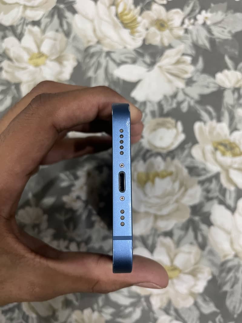 Apple iPhone 13 3