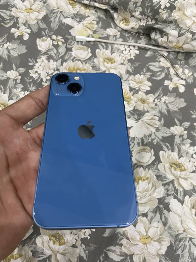 Apple iPhone 13 7