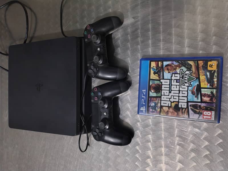 PS4 gaming console 0