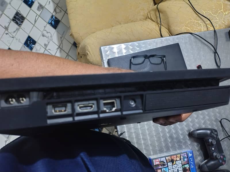 PS4 gaming console 2