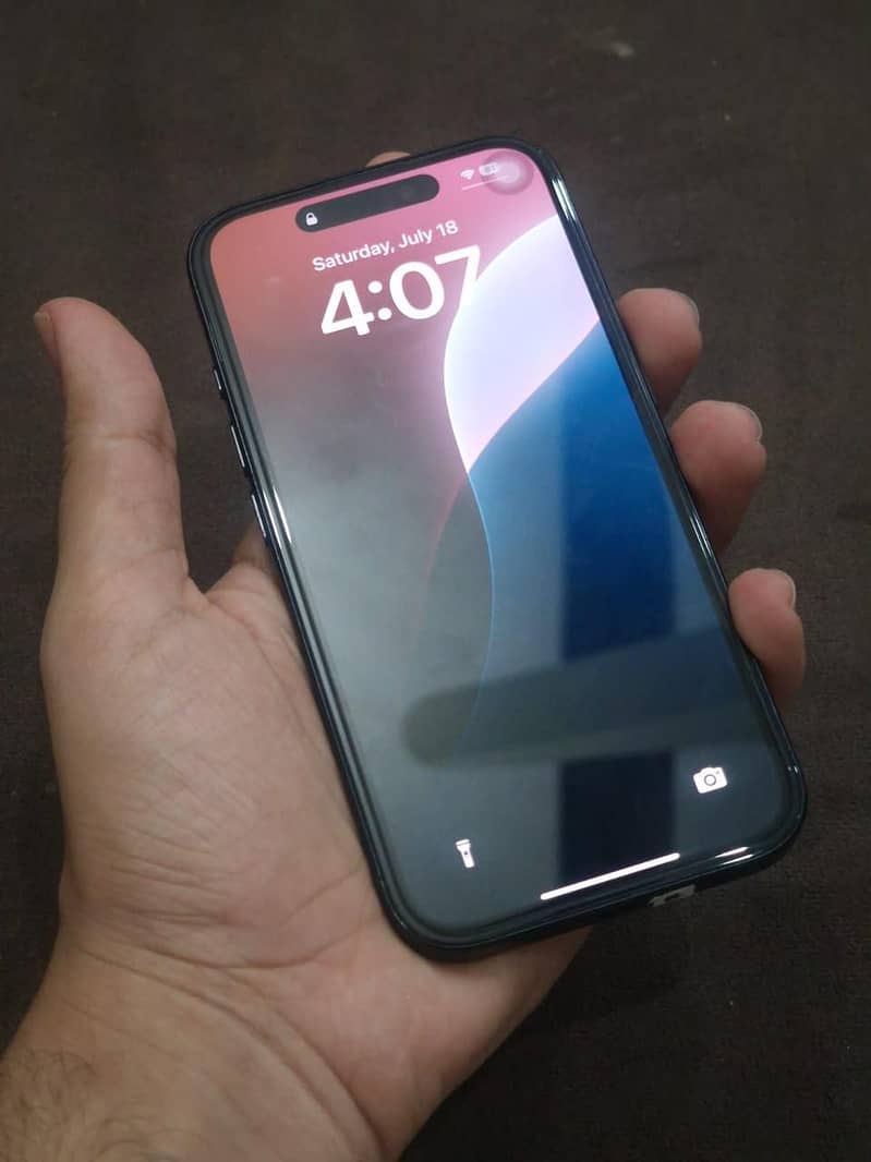 Apple iPhone 16 3