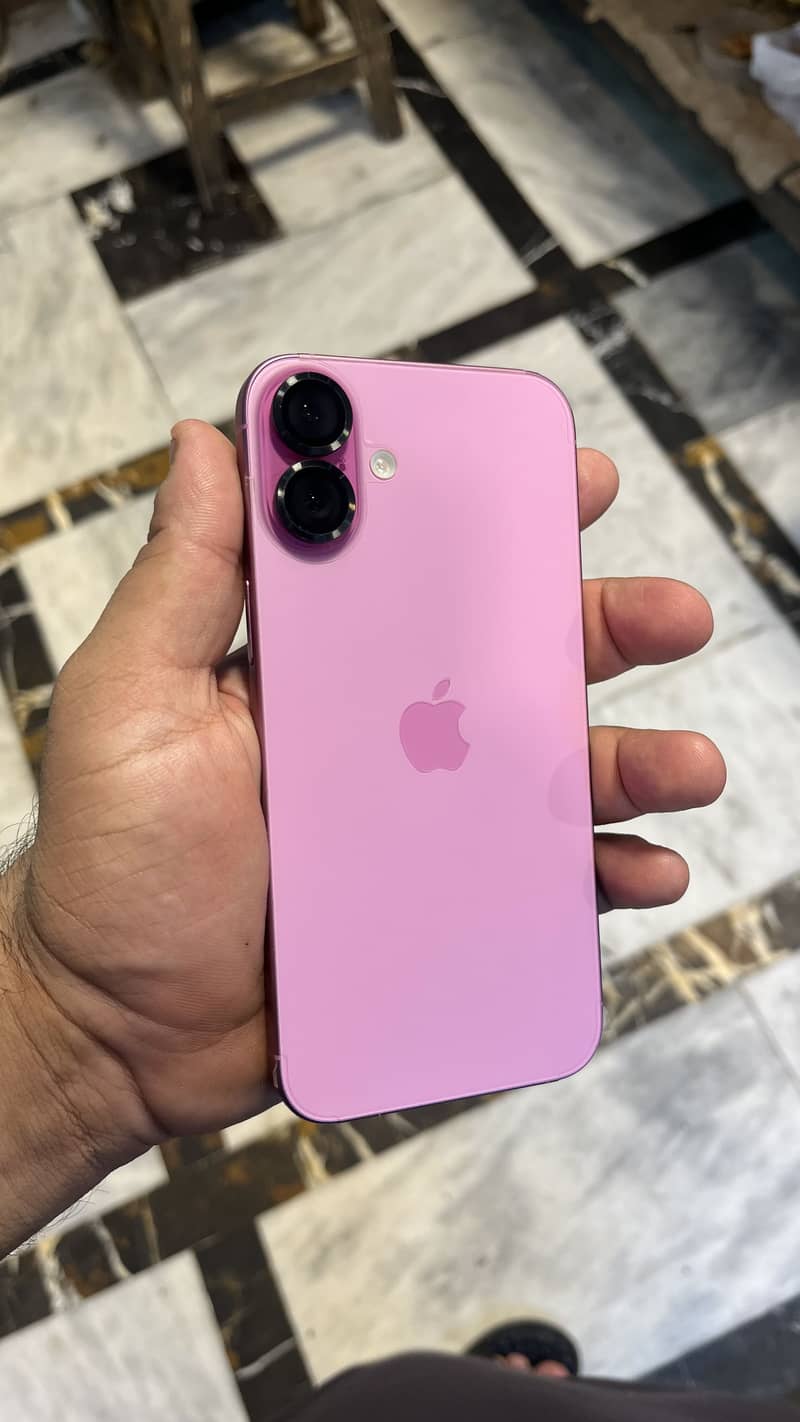 Apple iPhone 16 Plus 0