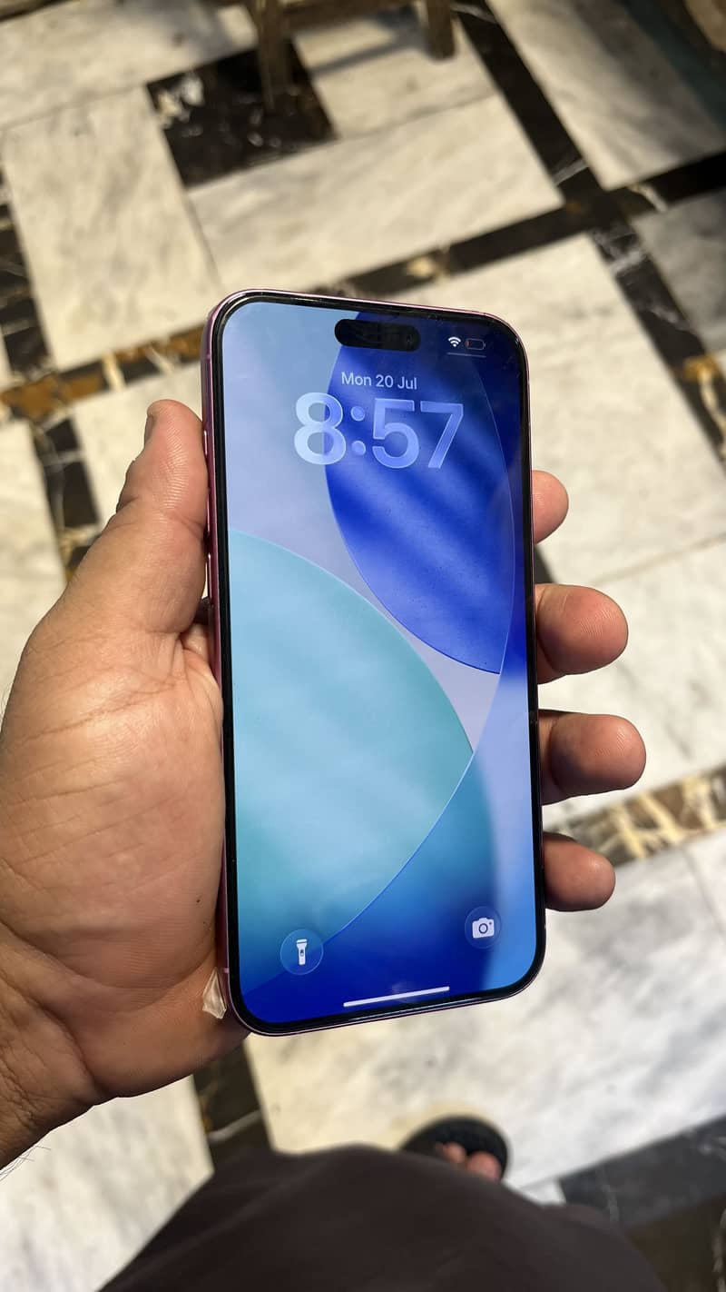 Apple iPhone 16 Plus 1