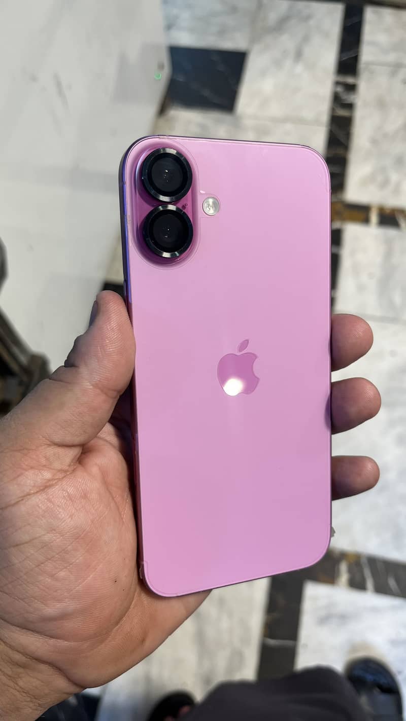 Apple iPhone 16 Plus 3