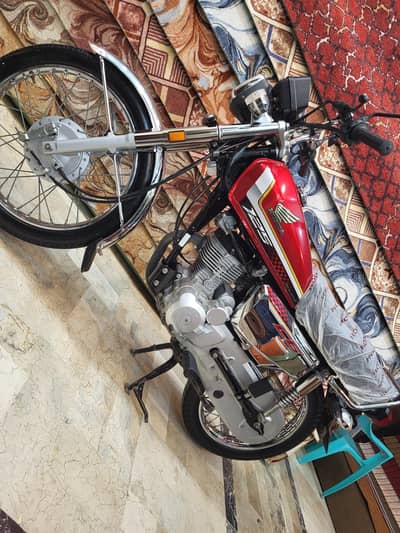 asalam walekum bhai ye bike hai new condition mai hai