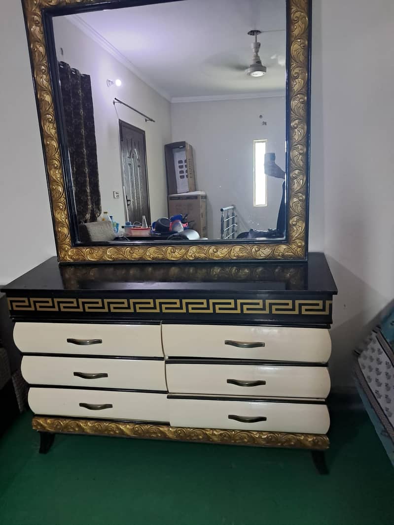 dressing table 3
