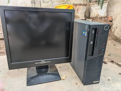 i5 2nd 4 GB 250 GB 17 inch screen.