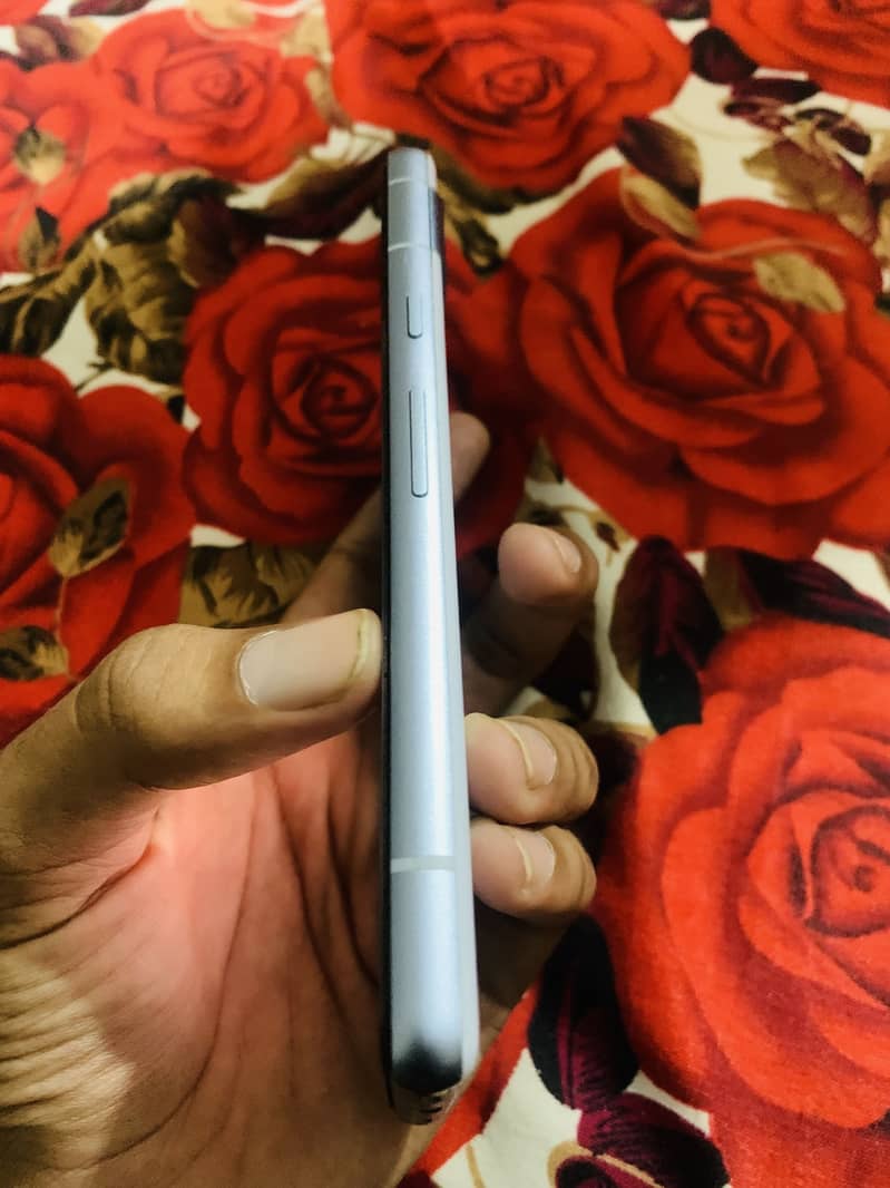 GOOGLE pixel 7A 3