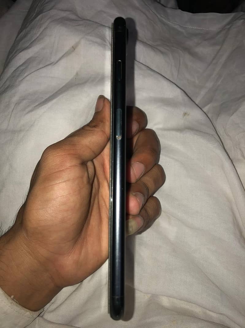 Apple iPhone 7 Plus 3