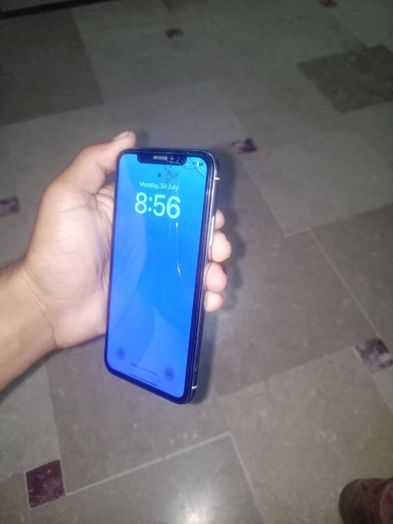 Apple iPhone X 3