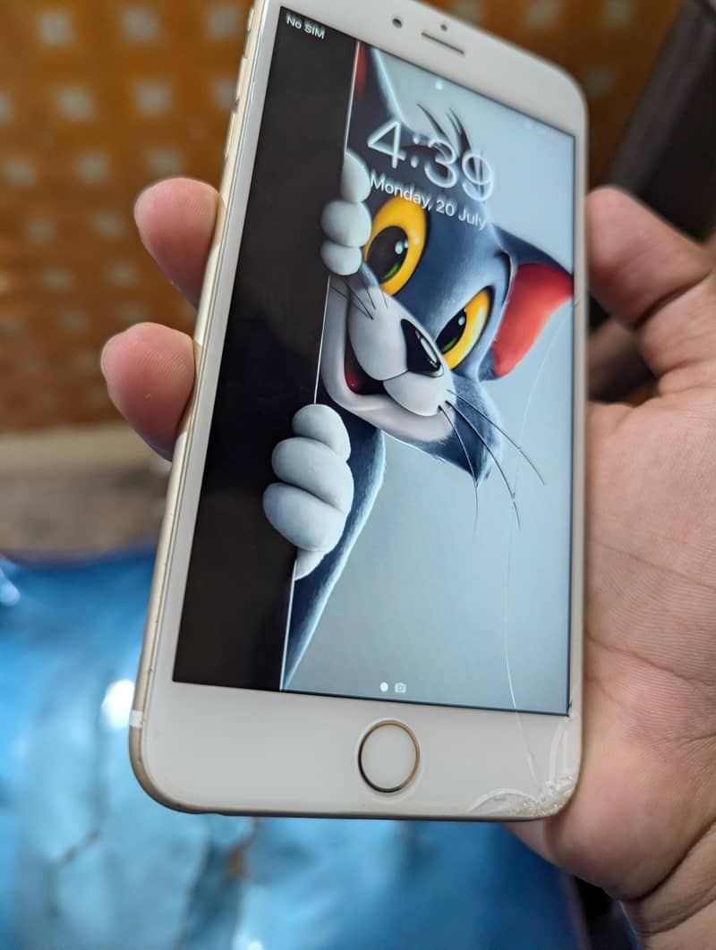 Apple iPhone 6S Plus 2