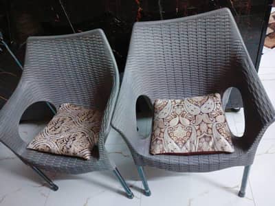 02 chairs boss brand