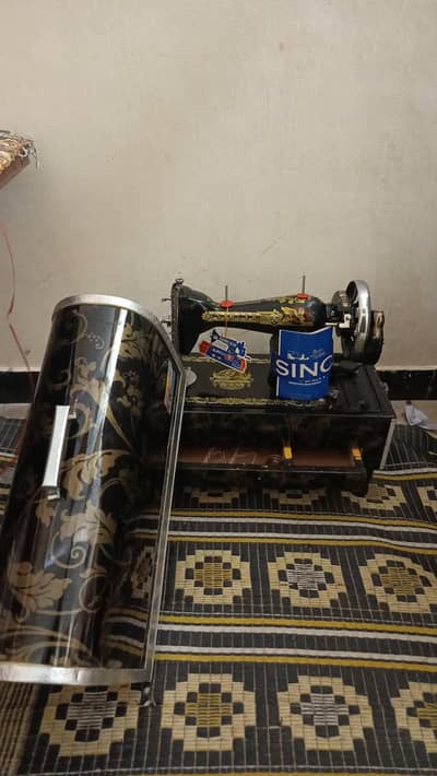 Brand New Original singer With cover 10 saal warranty