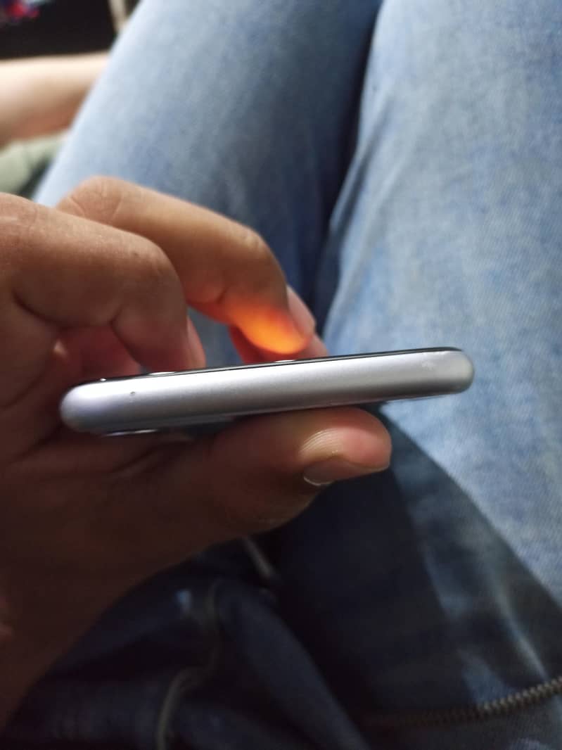 Apple iPhone 11 1