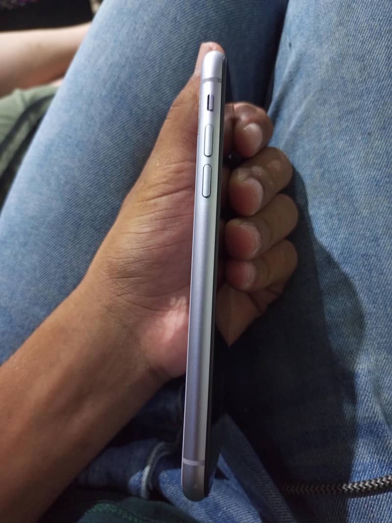 Apple iPhone 11 5