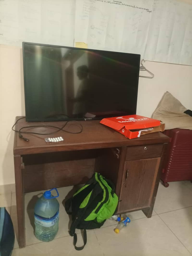 study table and chair 0