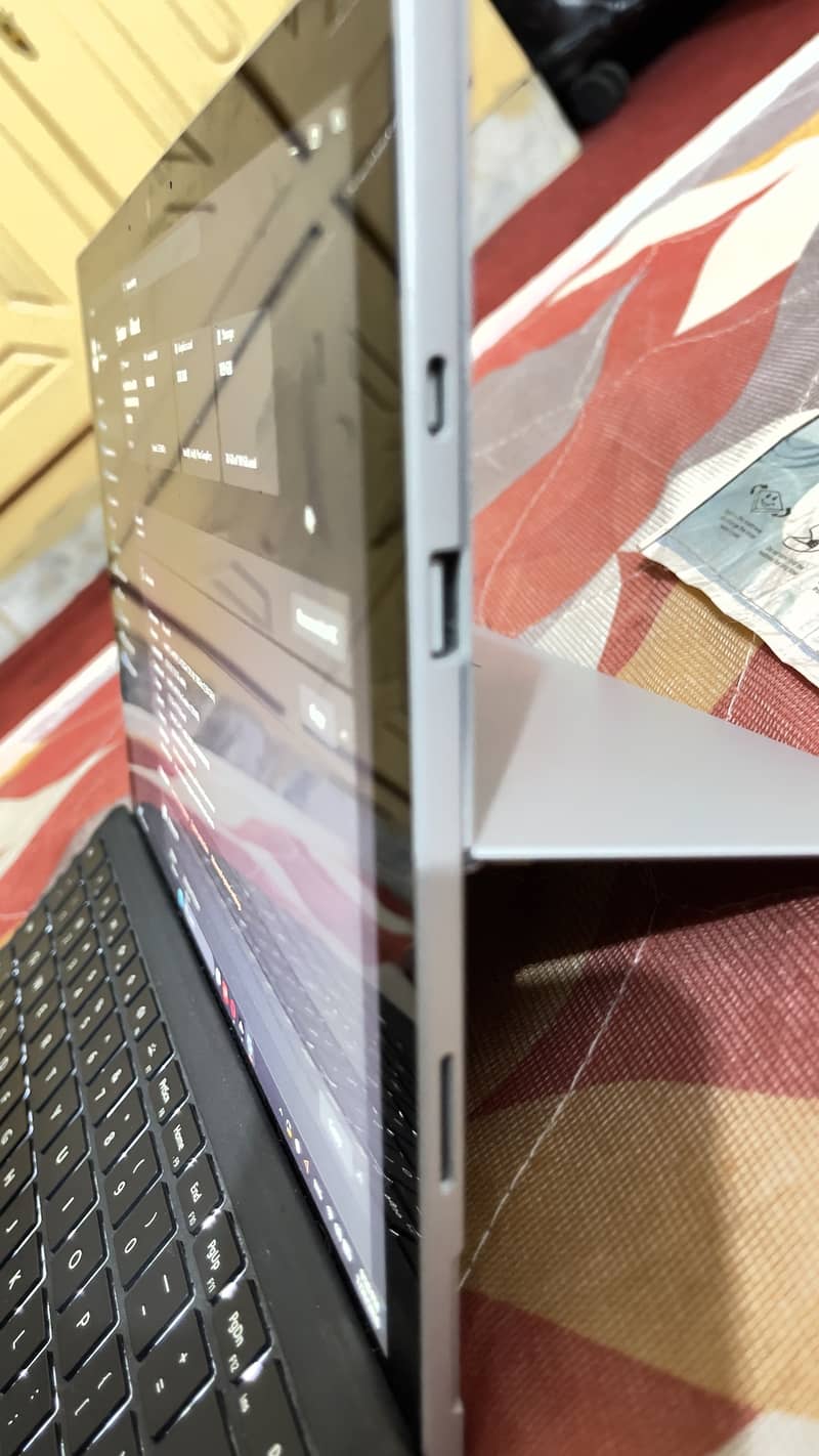 Microsoft Surface Pro 7 5