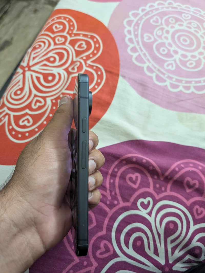 Google Pixel 9 5