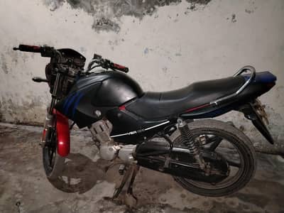 yamaha ybr 125 totly genuine red clr