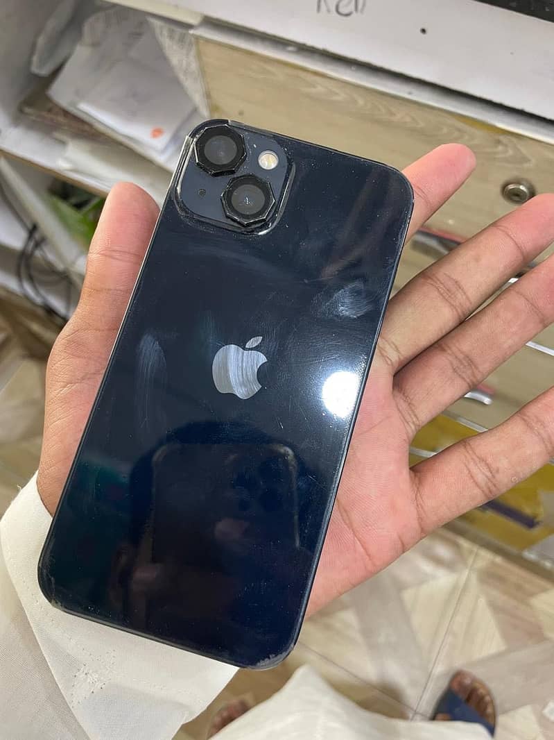 iPhone 13 0
