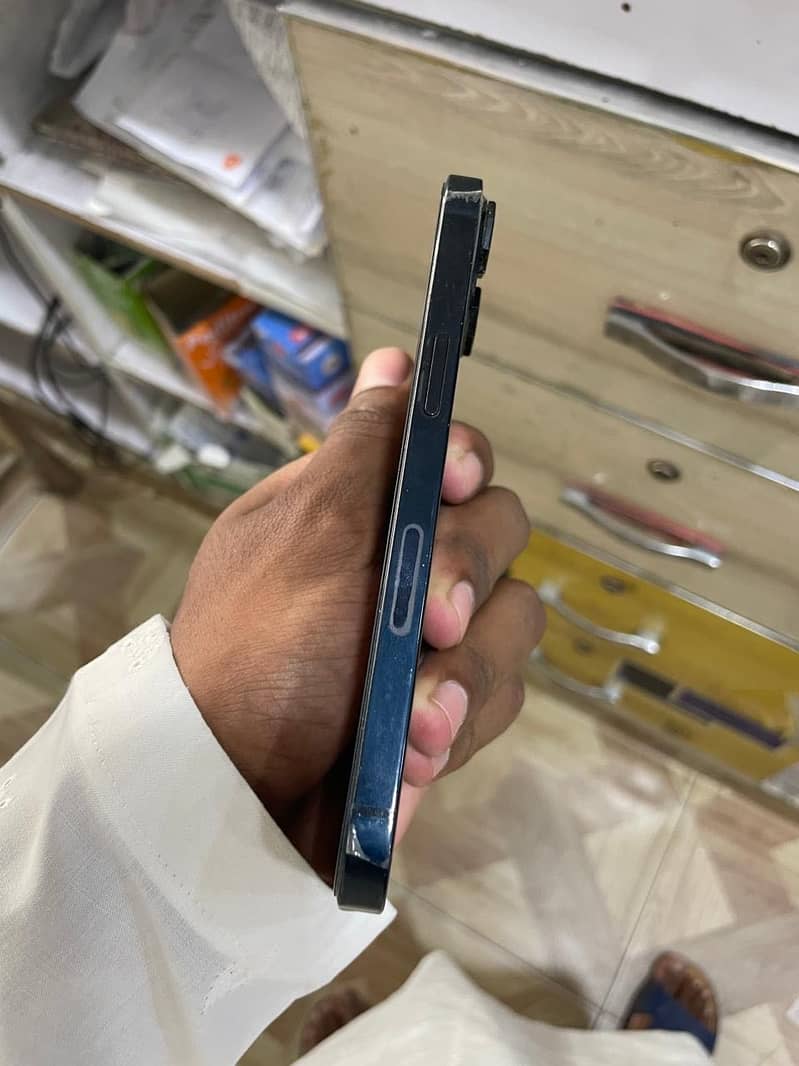 iPhone 13 1