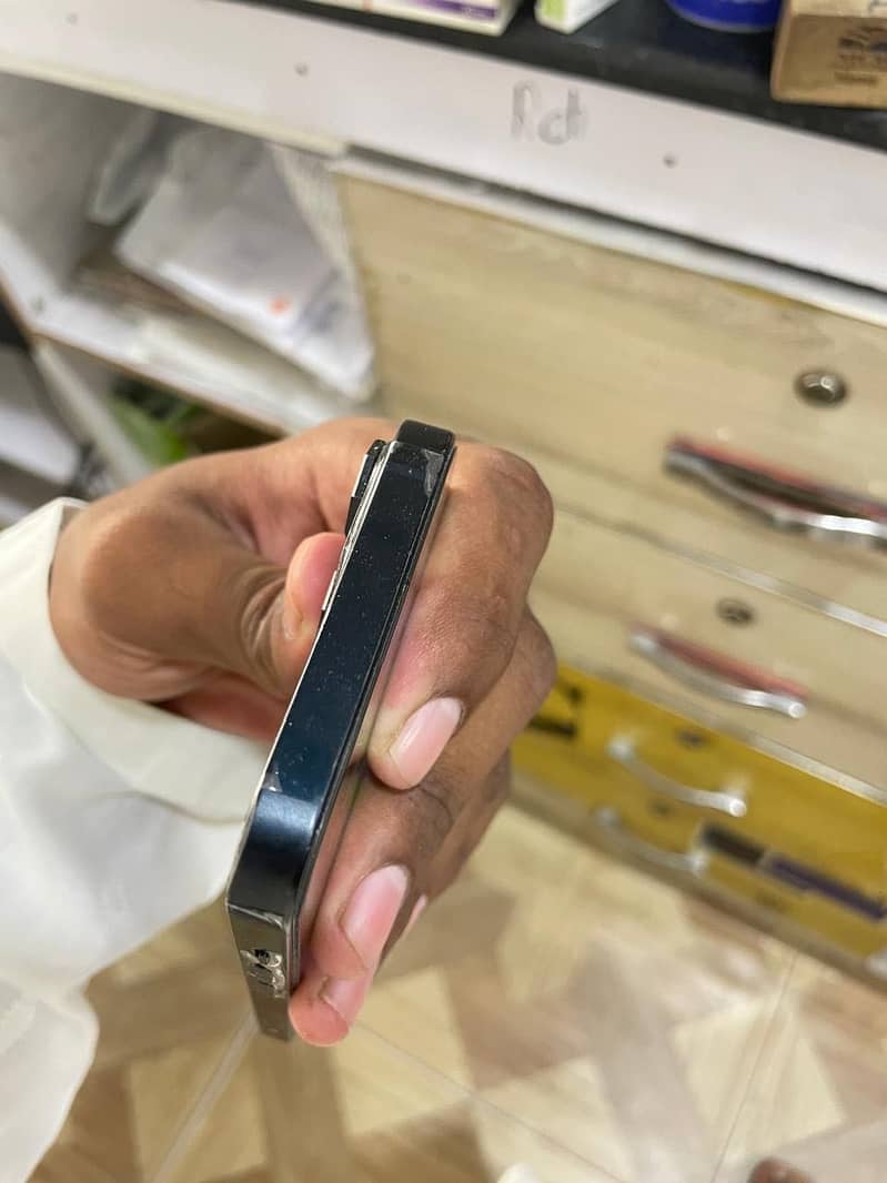iPhone 13 5