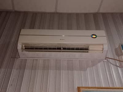 Gree 1.5 Ton Non-Inverter Split AC for Sale