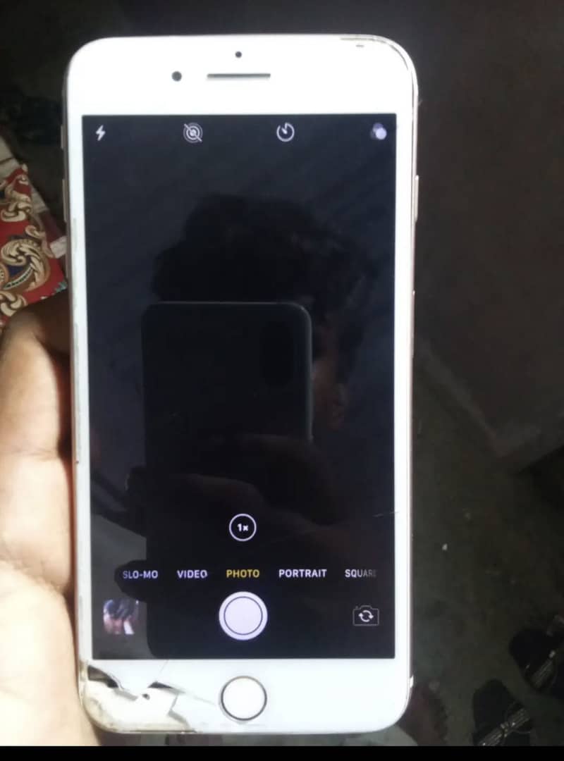 iPhone 8+ 4