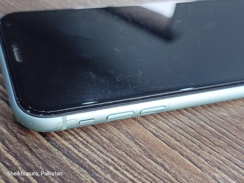 Apple iPhone 11 7