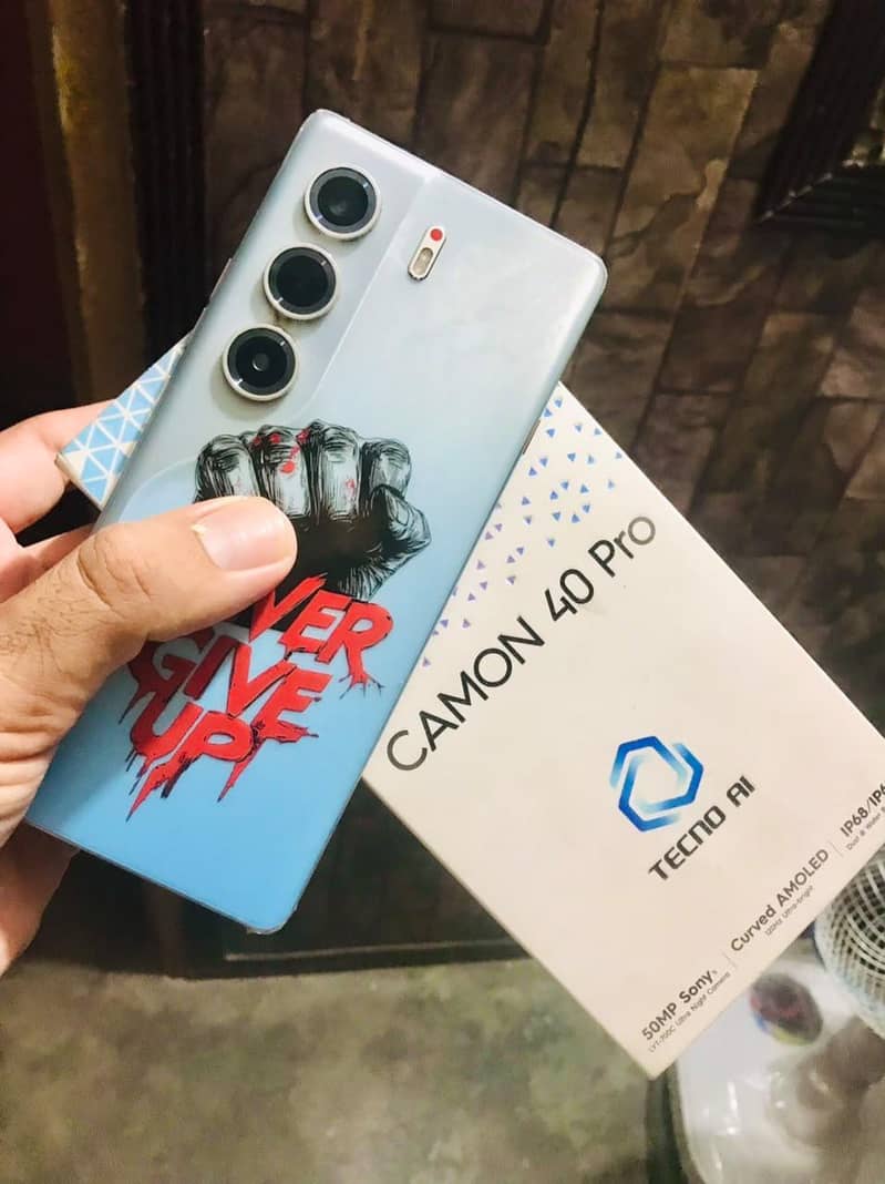 Tecno CAMON 40 Pro 0
