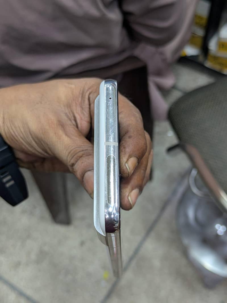 Google Pixel 8 Pro 2