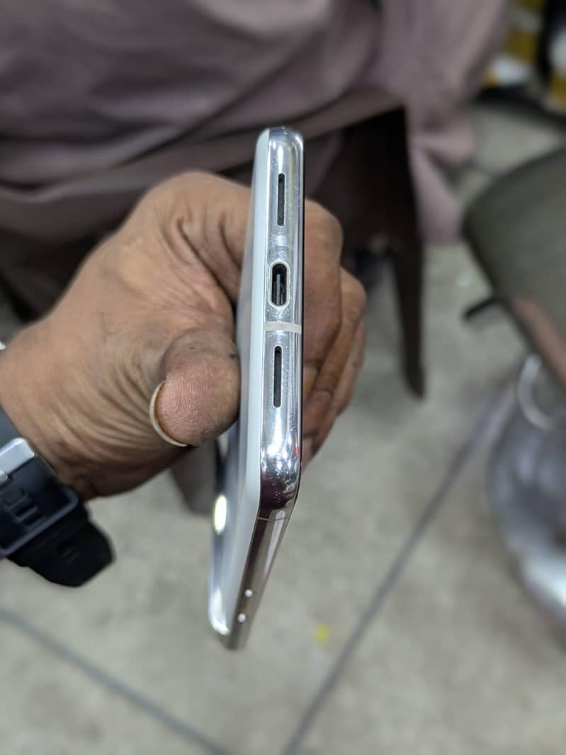 Google Pixel 8 Pro 3