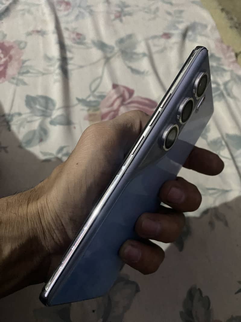 Tecno camon 40 pro 1