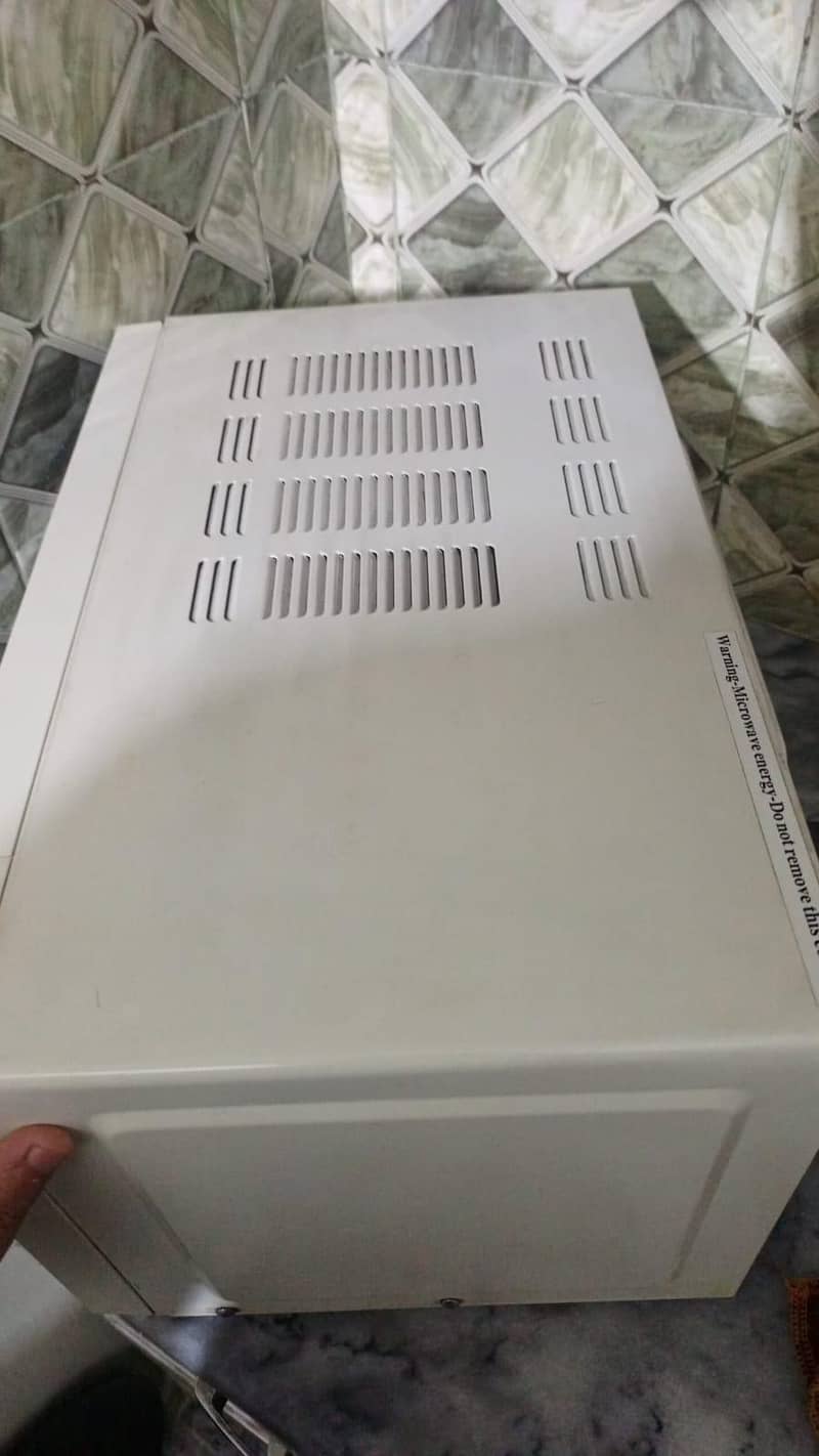 microwave 8