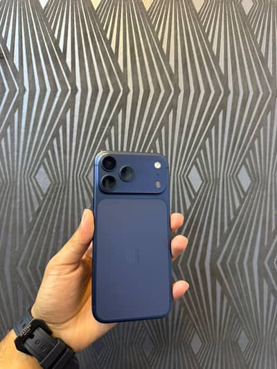 Apple iPhone 17 Pro Max,256GB, 100% FU, 4 MONTH SIM TIME