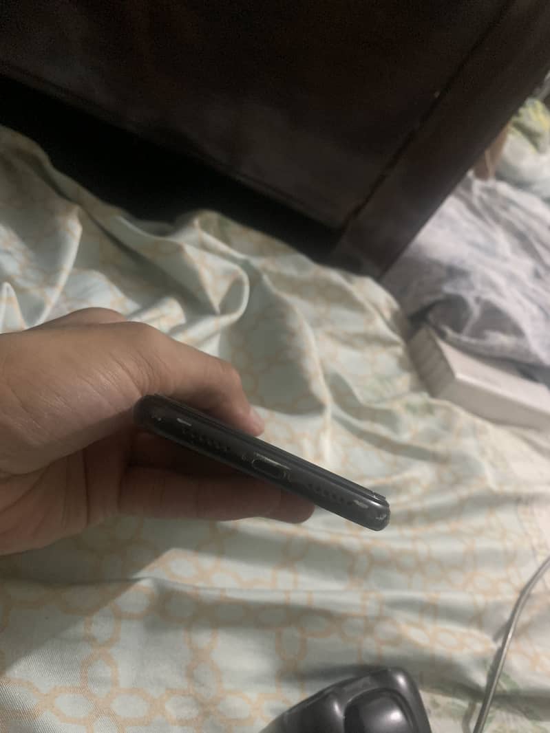 Apple iPhone XR 0