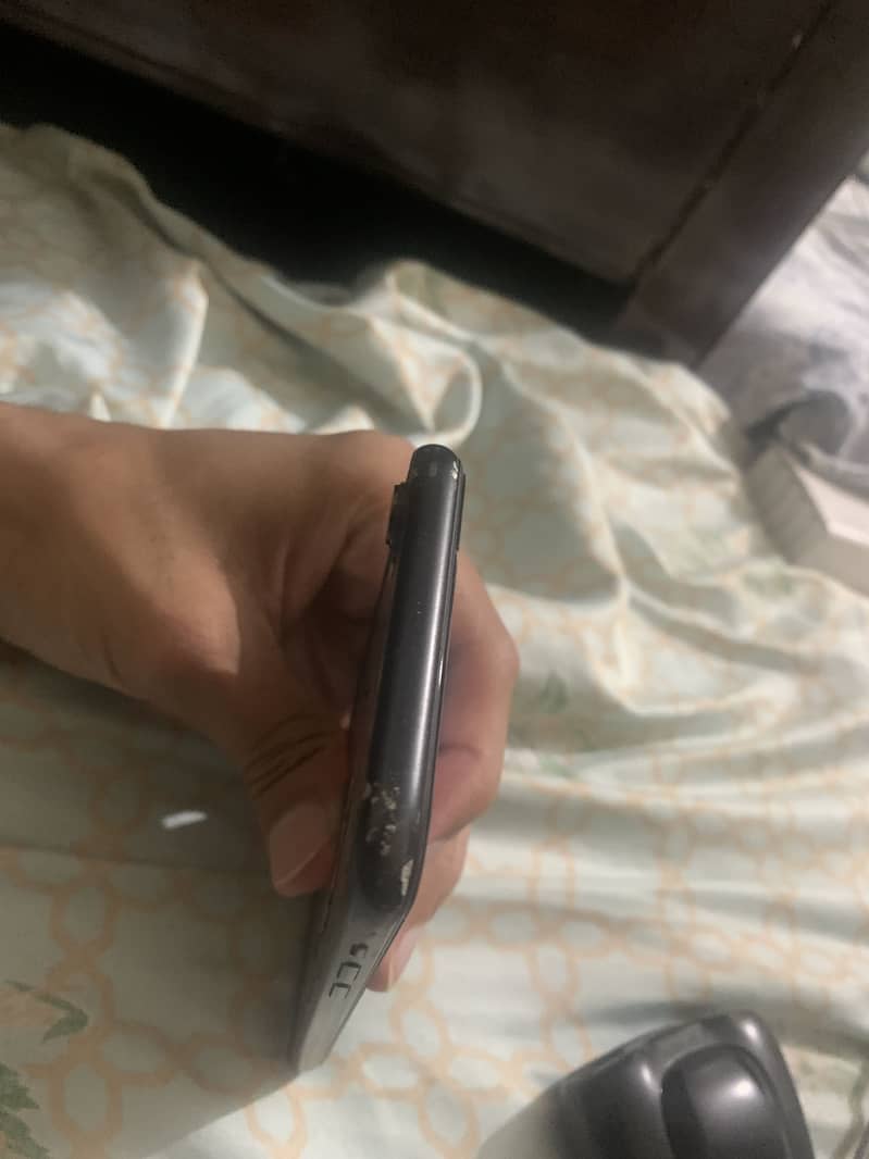 Apple iPhone XR 4