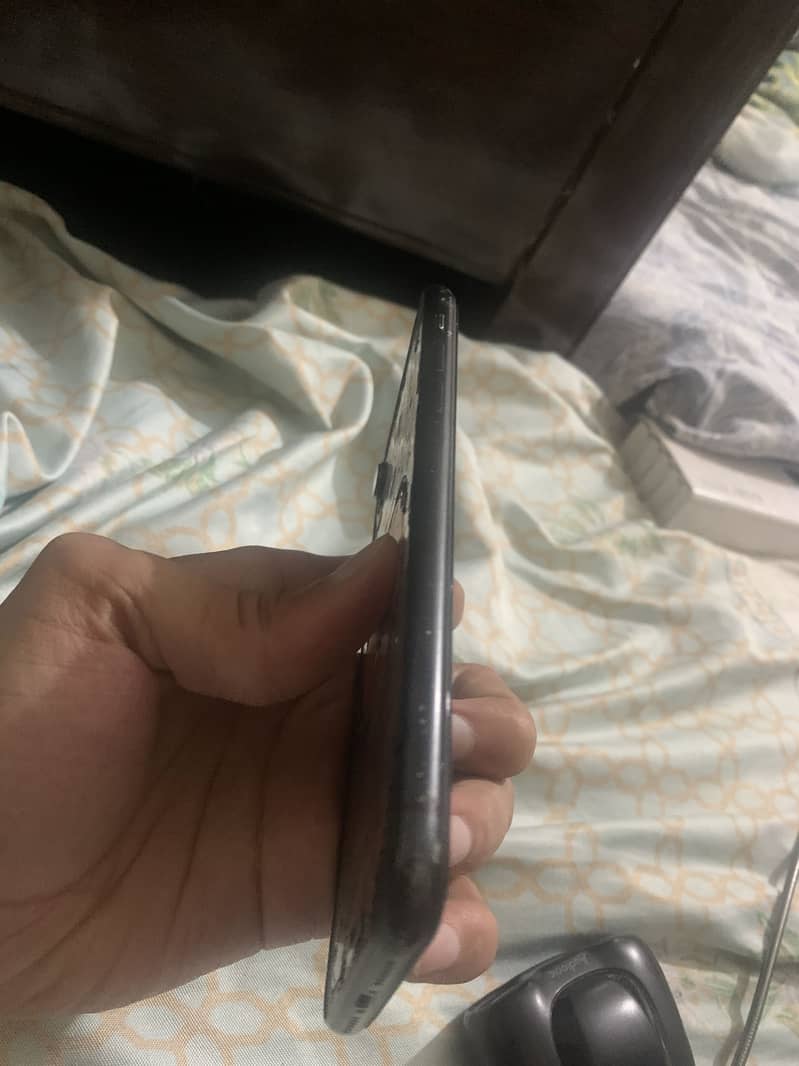 Apple iPhone XR 5