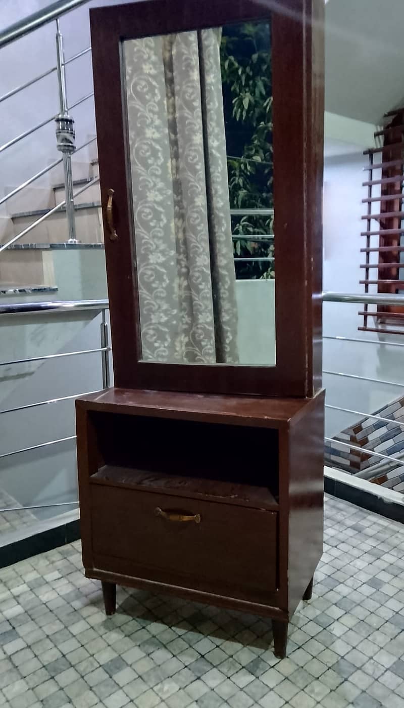 Modern casual dressing table 1