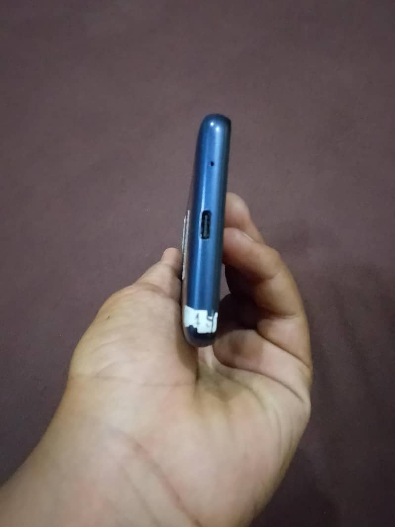 Nokia C100 2