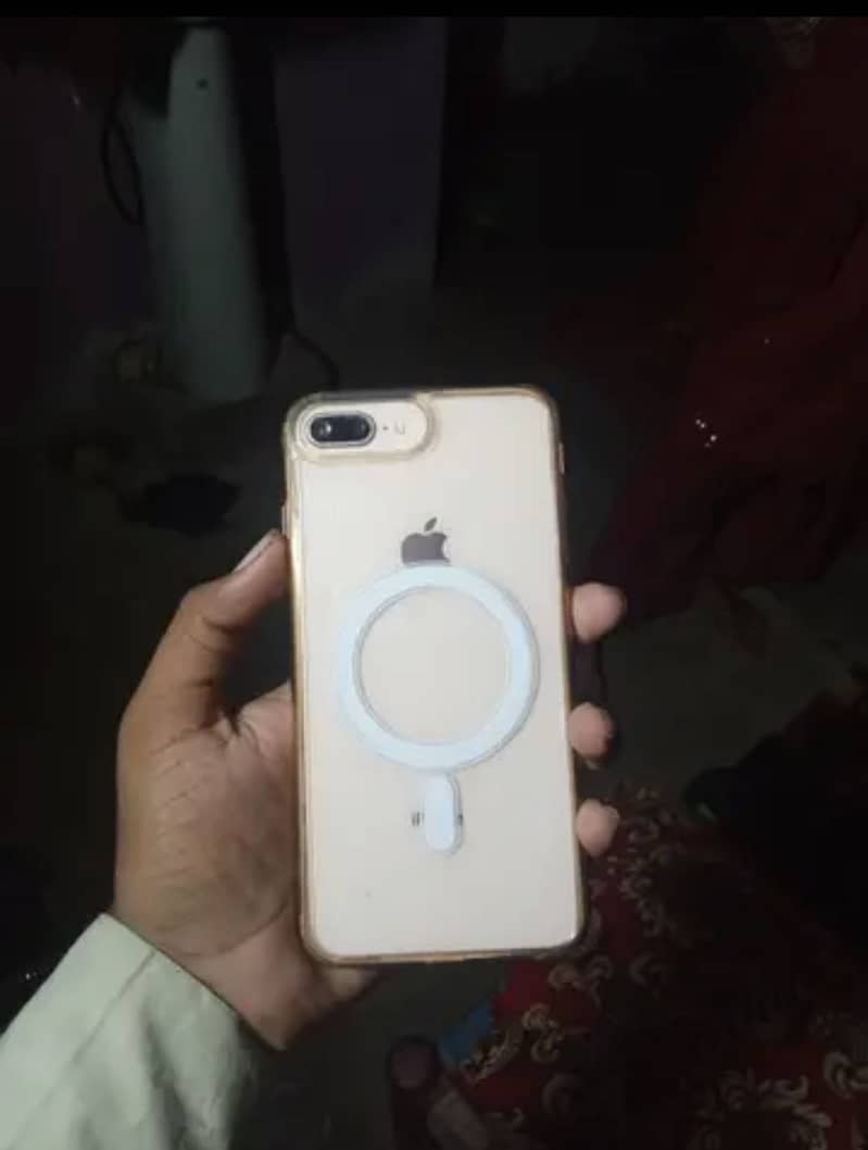iPhone 8 Plus 1